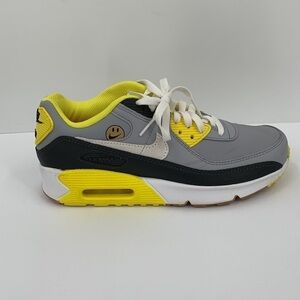 Nike Air Max 90 sneaker shoe gray white yellow smiley face girls youth kids 7